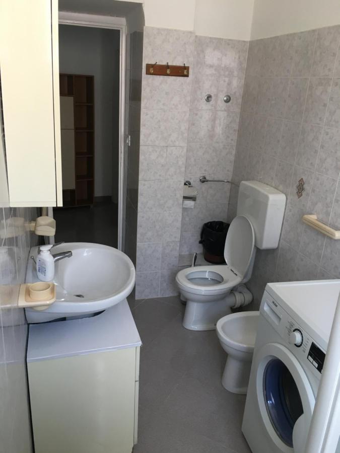 Appartamento Miramare, 2 Camere, Cucina, Bagno, ヴェンティミーリア エクステリア 写真